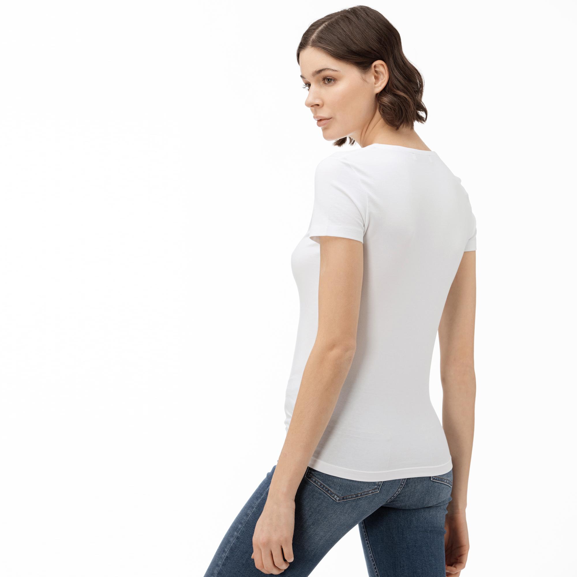Lacoste Kadın Slim Fit V Yaka Beyaz T-Shirt. 1