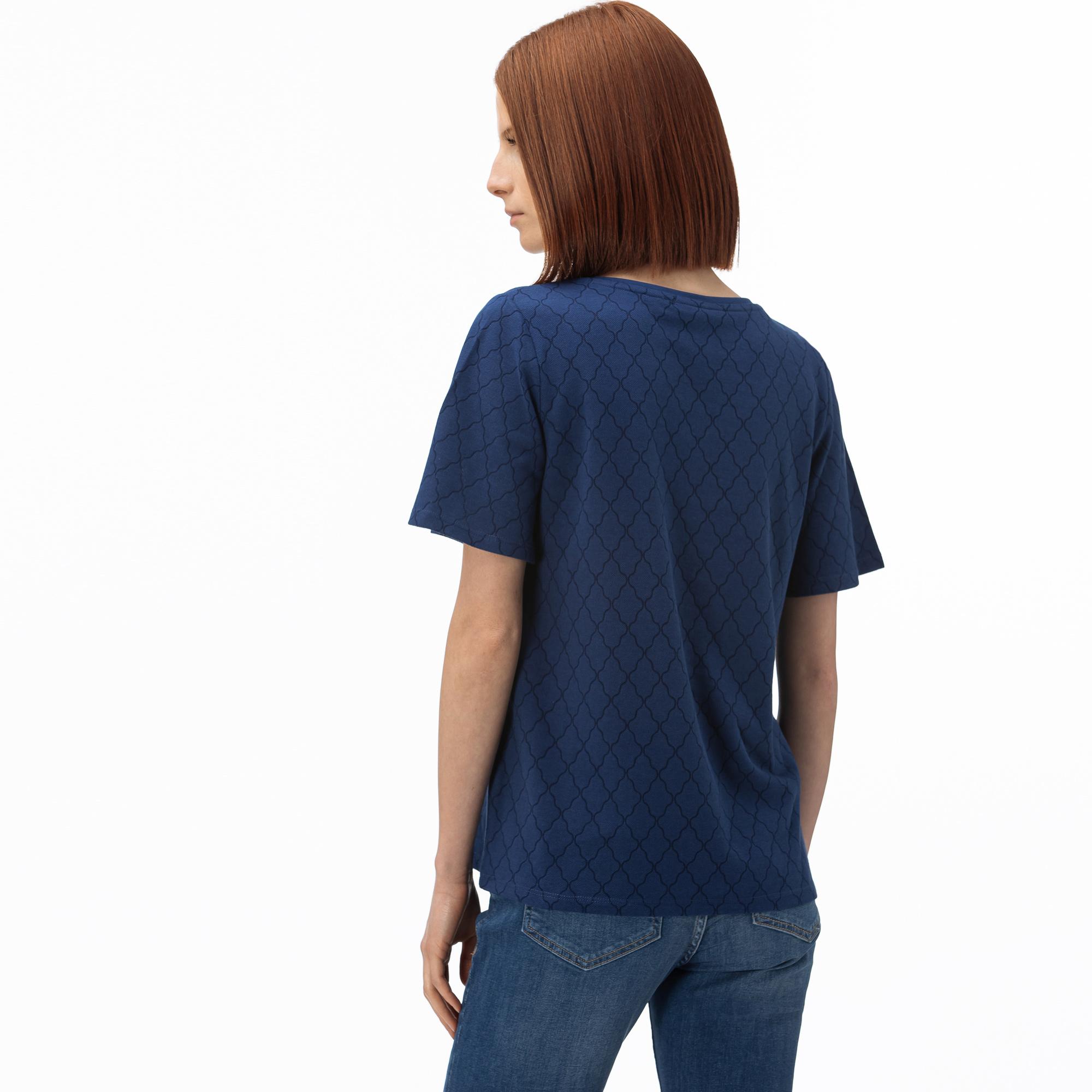 Lacoste Kadın V Yaka Desenli Saks Mavi T-Shirt. 3