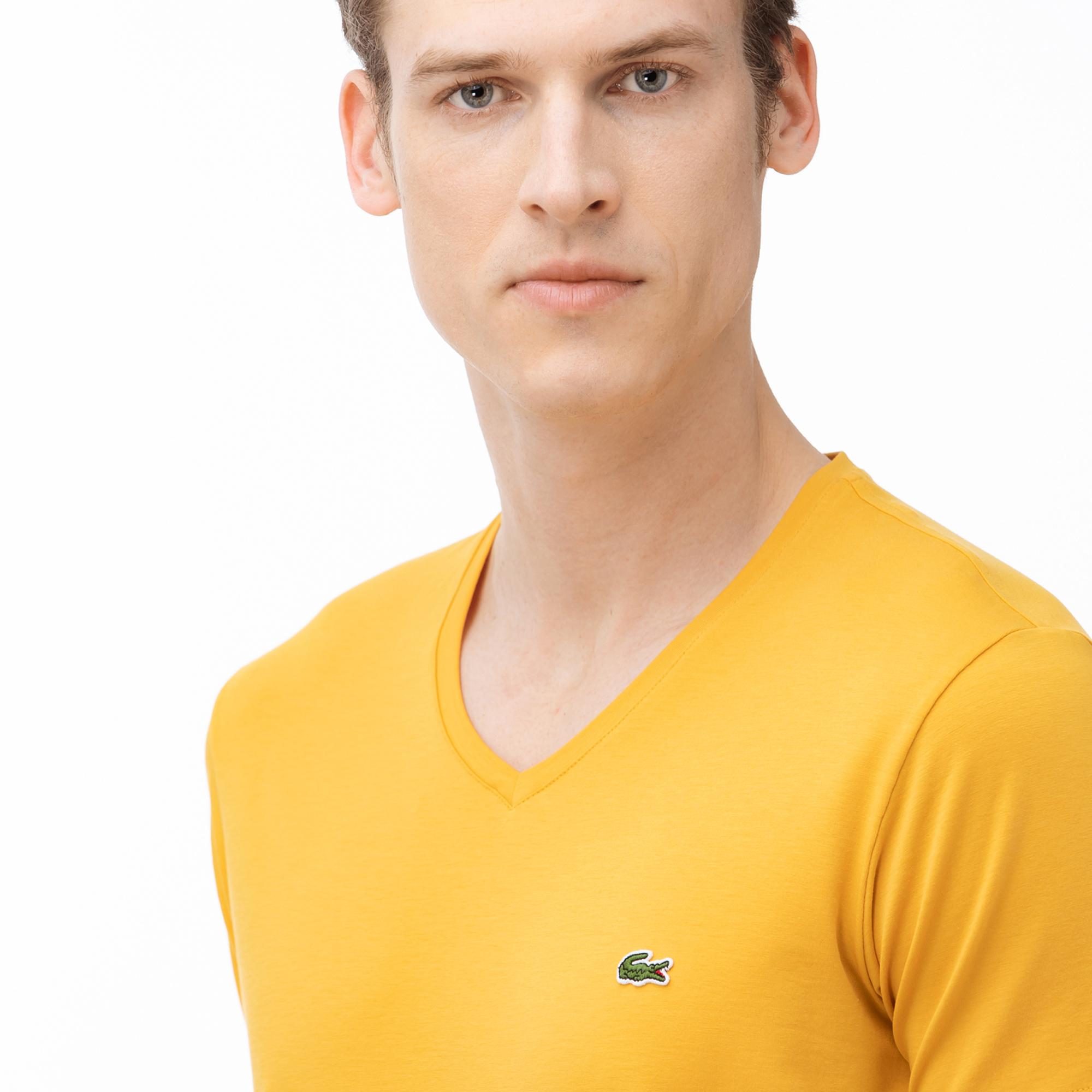 Lacoste Erkek V Yaka Sarı T-Shirt. 5