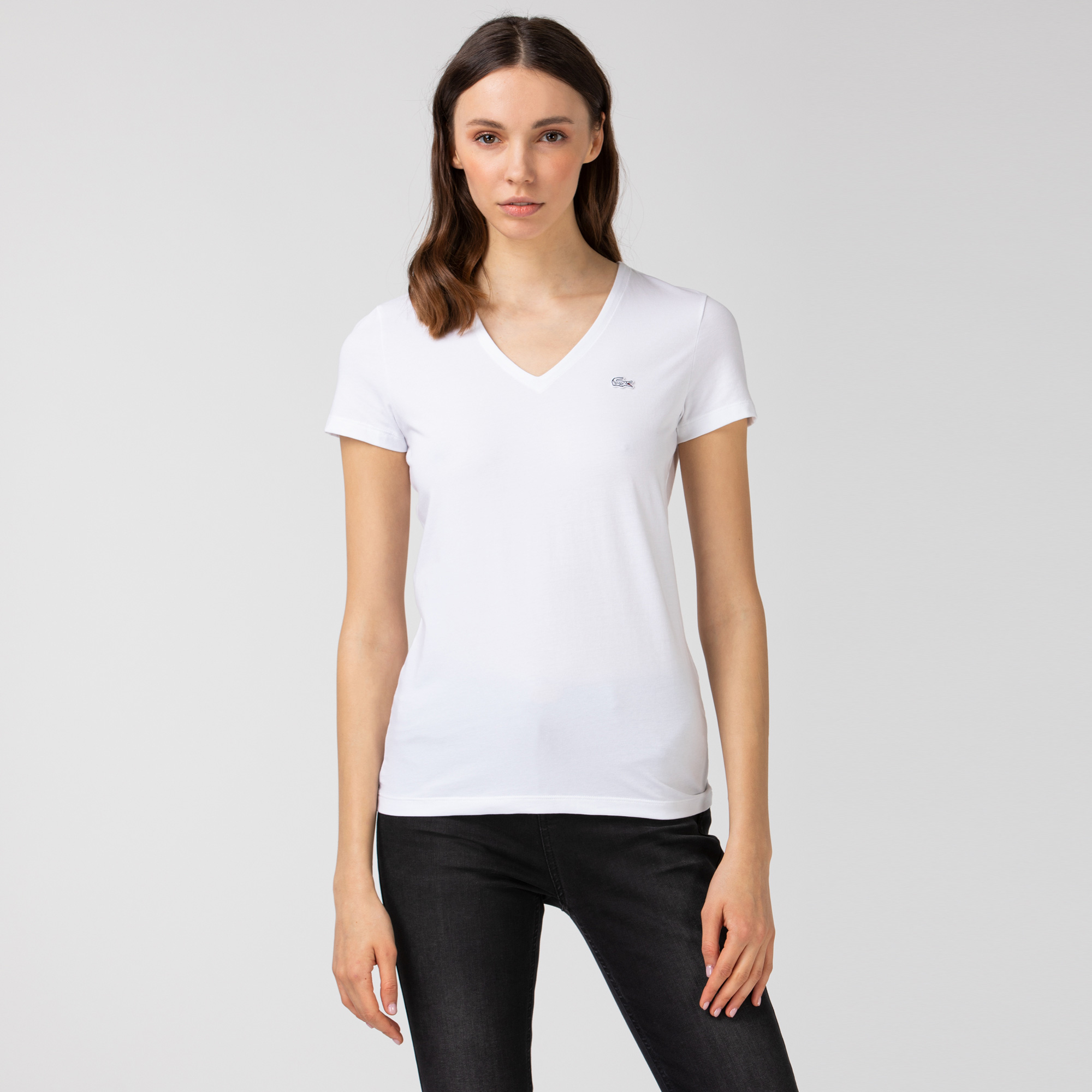 Lacoste Kadın Slim Fit V Yaka Beyaz T-Shirt. 3