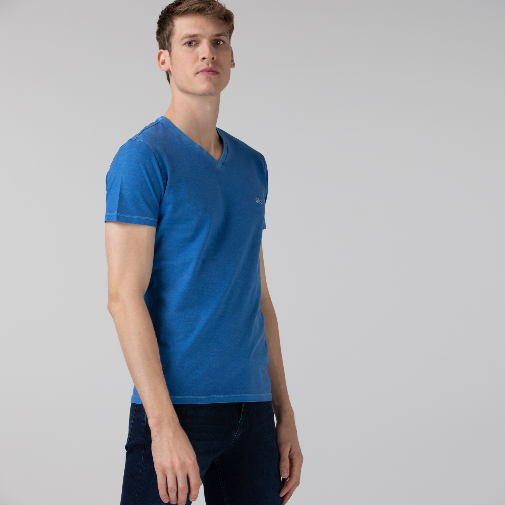 Lacoste Erkek Slim Fit V Yaka Mavi T-Shirt. 1