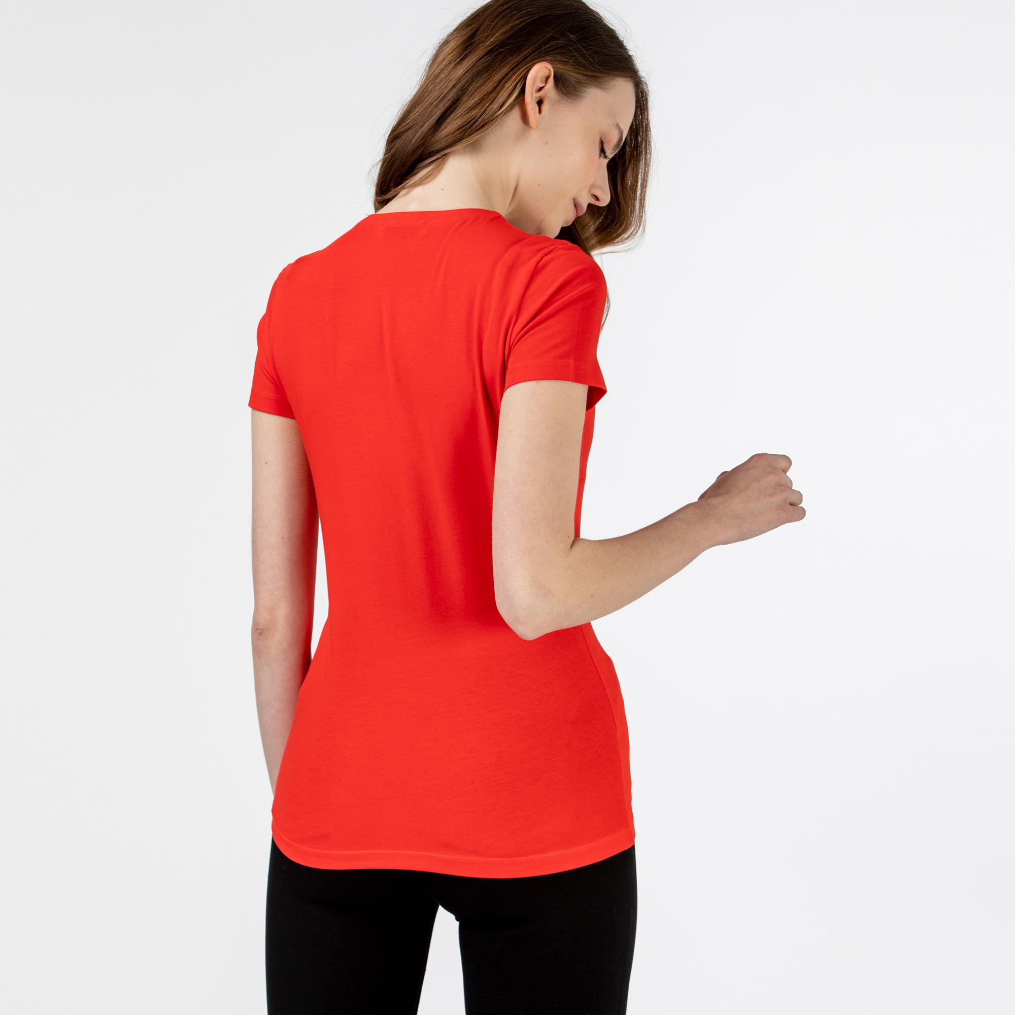 Lacoste Kadın Slim Fit V Yaka Kırmızı T-Shirt. 6