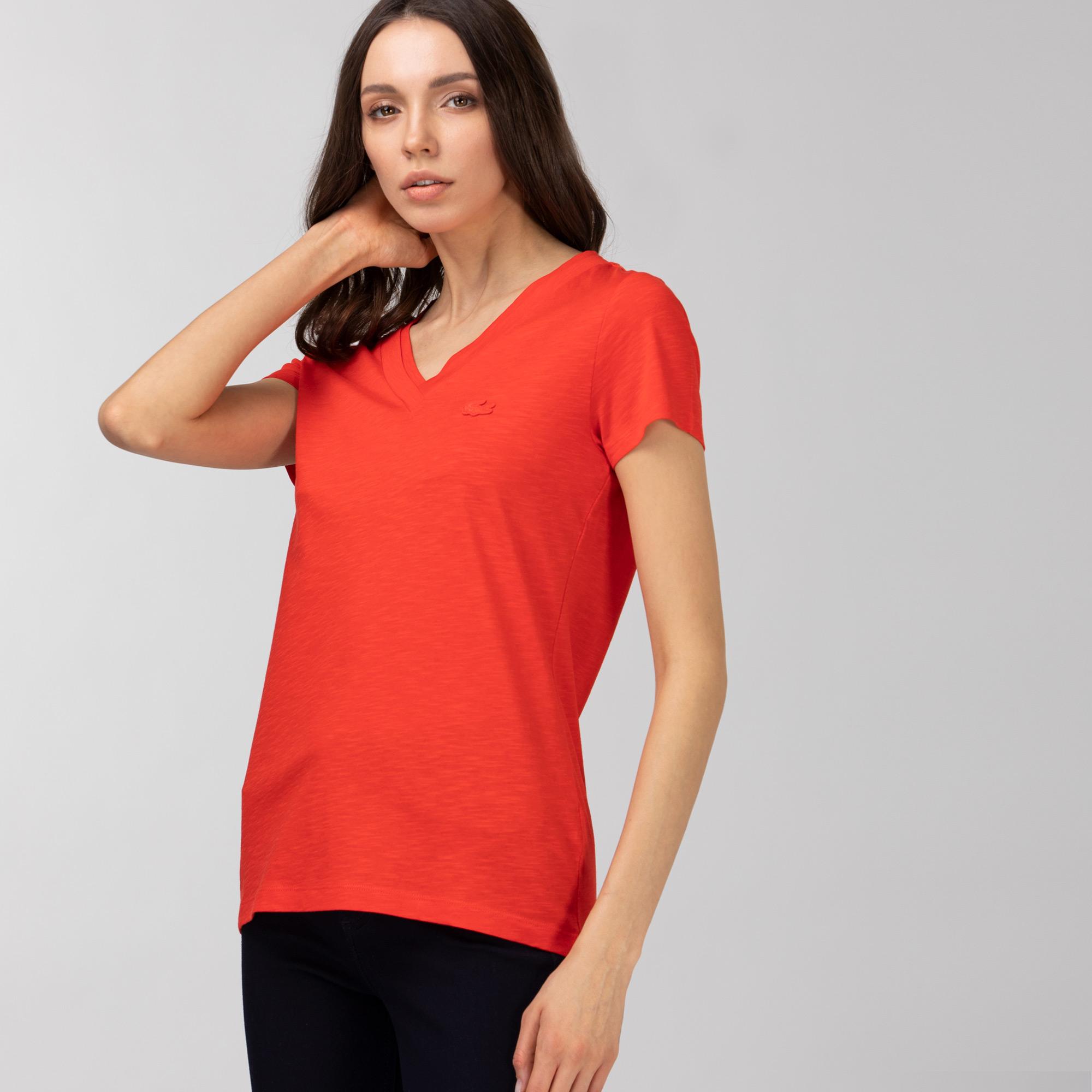 Lacoste Kadın Slim Fit V Yaka Kırmızı T-Shirt. 3