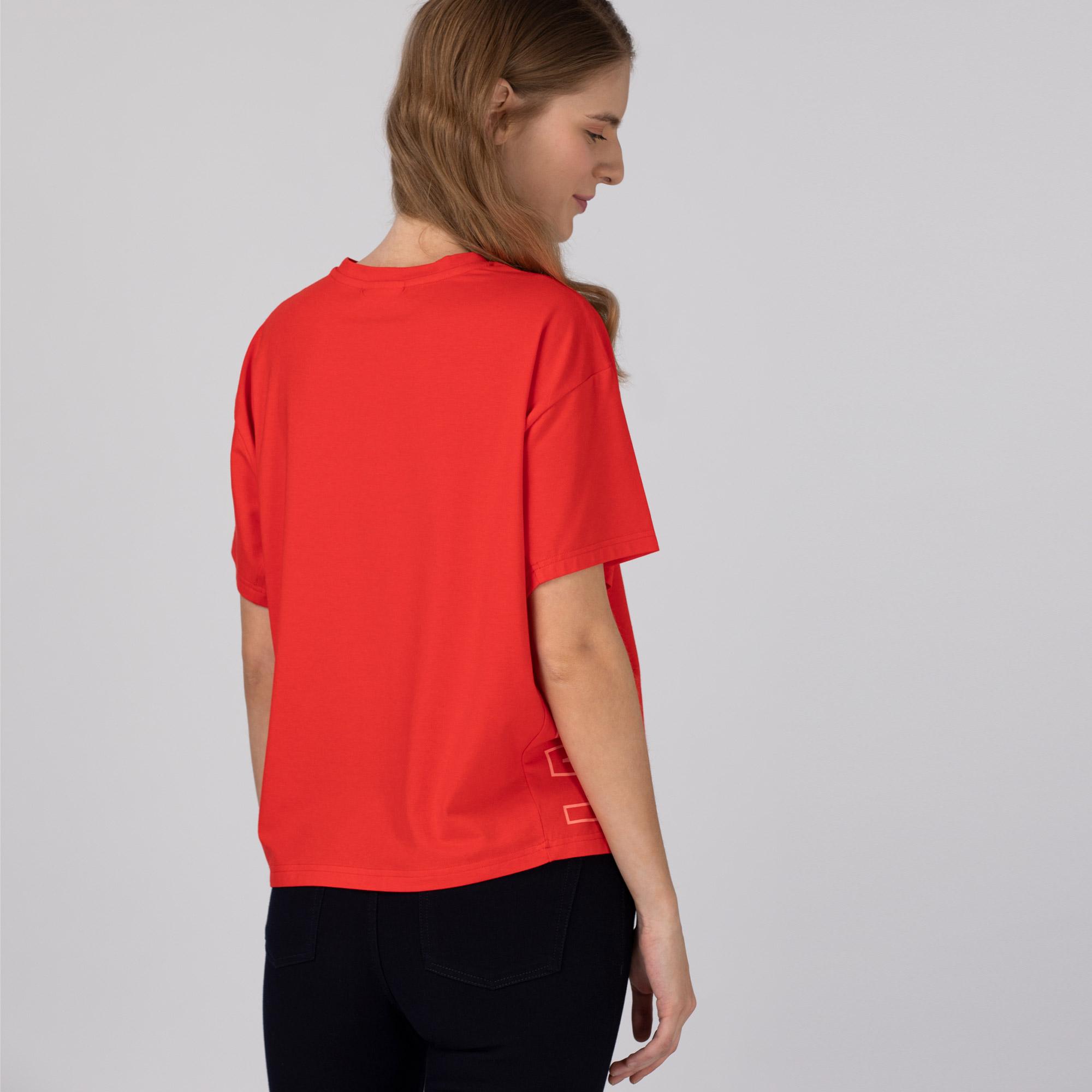 Lacoste Kadın Bisiklet Yaka Baskılı Kırmızı T-Shirt. 3