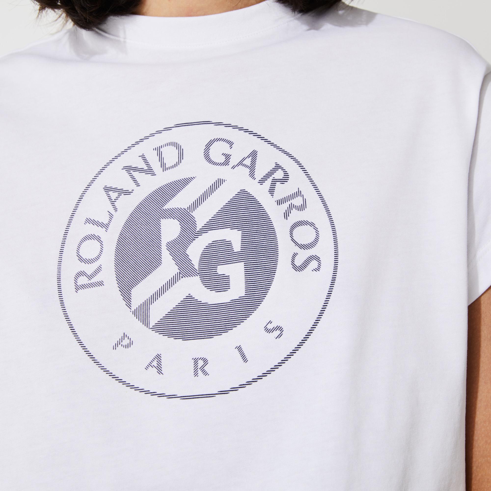 Lacoste Sport Roland Garros Kadın Boxy Fit Bisiklet Yaka Baskılı Beyaz T-Shirt. 7