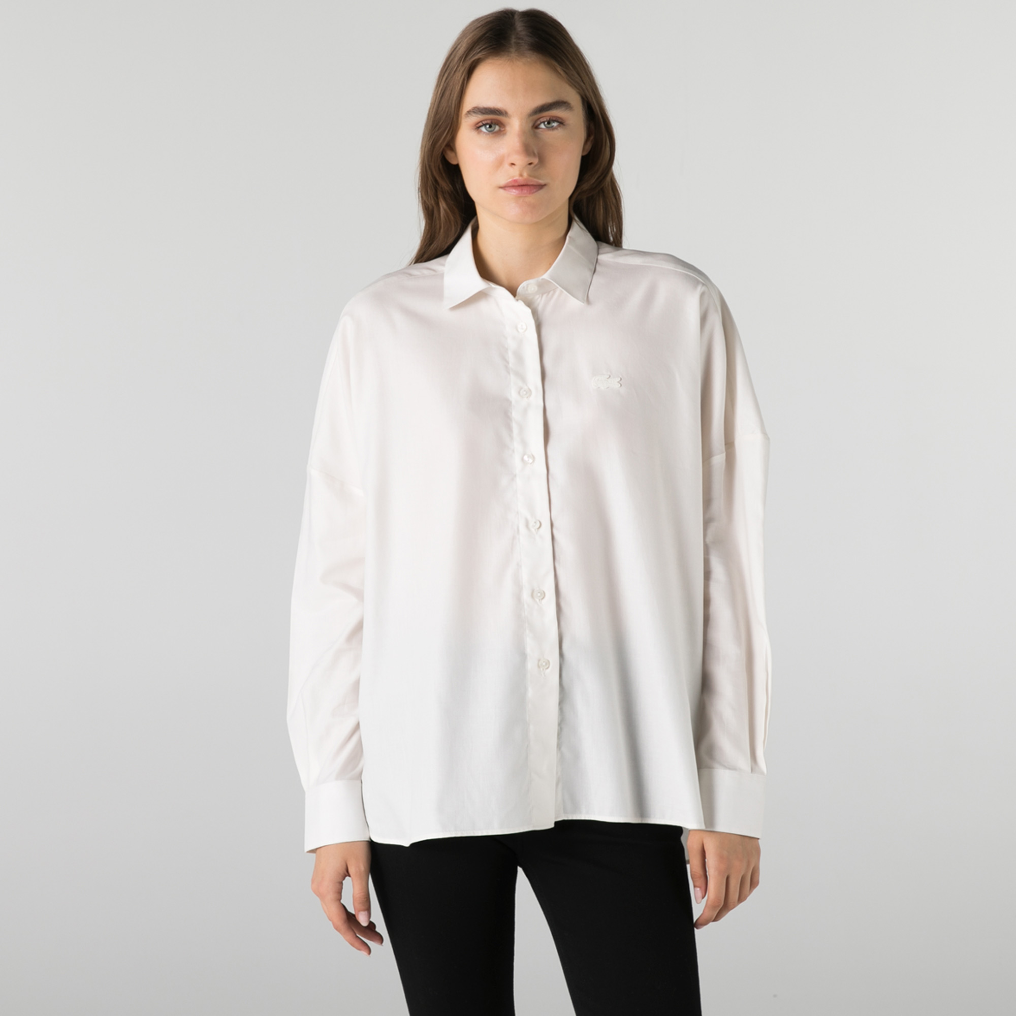 Lacoste Kadın Relaxed Fit Beyaz Gömlek. 1