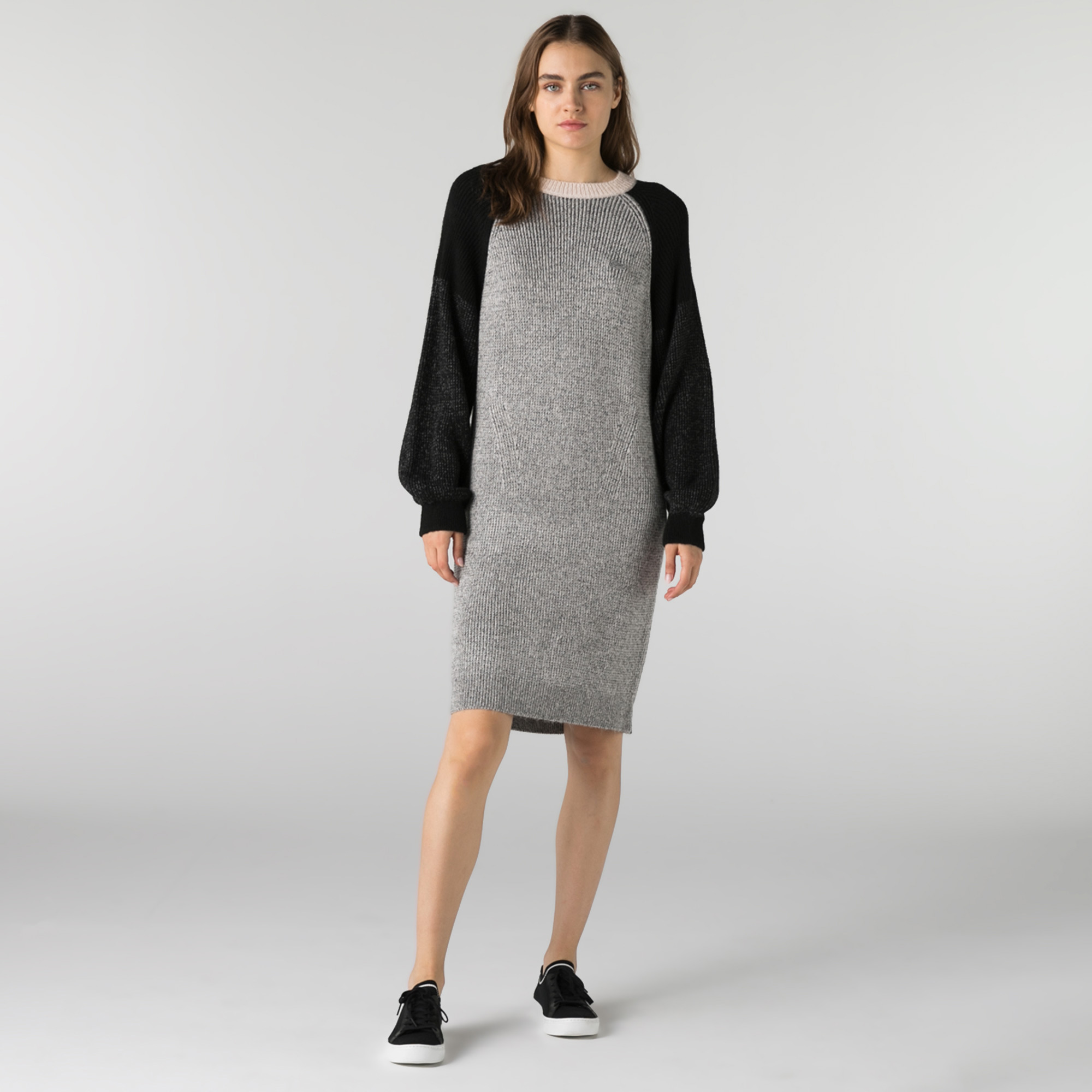 Lacoste Kadın Slim Fit Uzun Kollu Kayık Yaka Renk Bloklu Gri Elbise. 1
