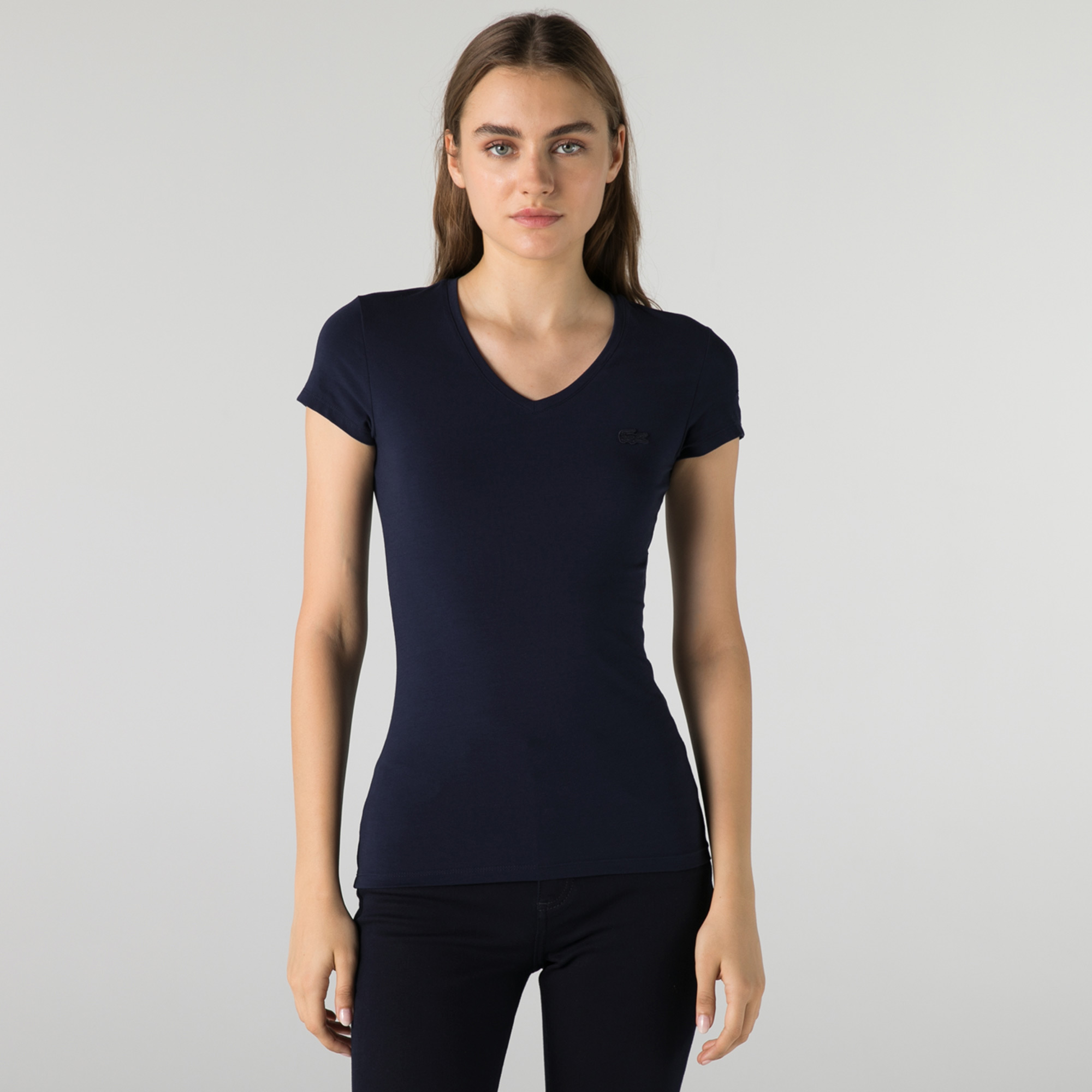 Lacoste Kadın Slim Fit V Yaka Lacivert T-Shirt. 1