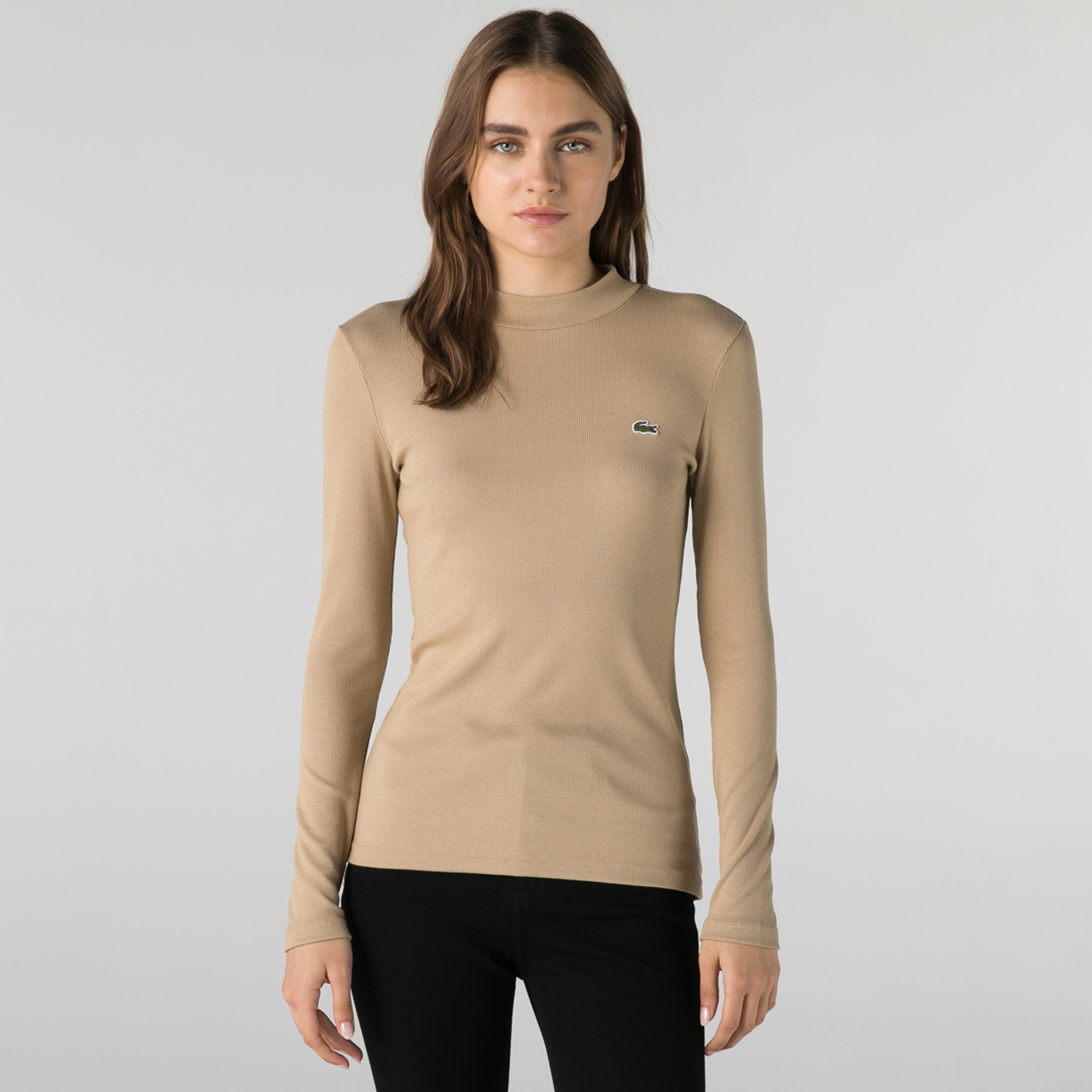 Lacoste Kadın Slim Fit Uzun Kollu Boğazlı Yaka Bej T-Shirt. 1