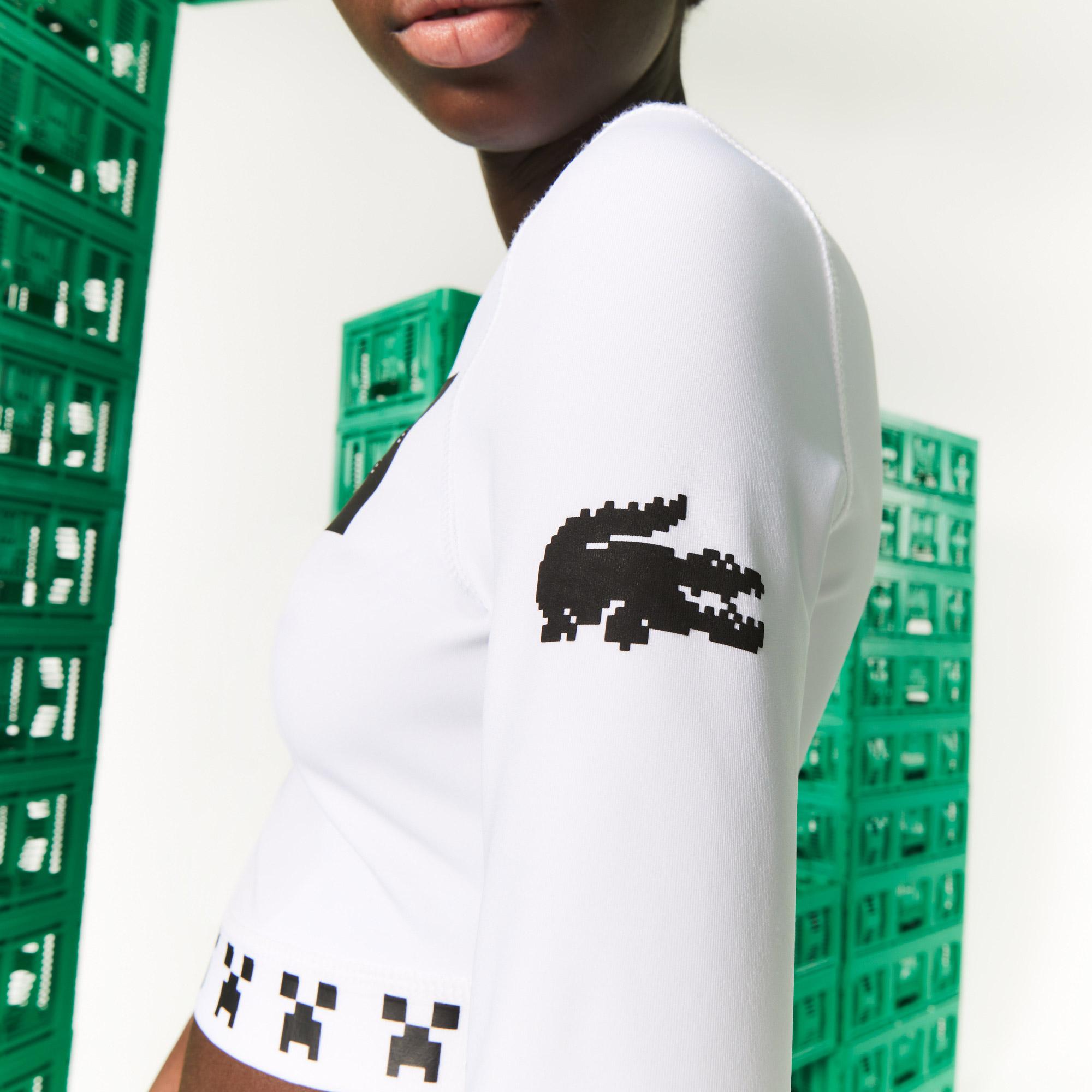 Lacoste X Minecraft Kadın Slim Fit Uzun Kollu Bisiklet Yaka Baskılı Beyaz Cropped T-Shirt. 1
