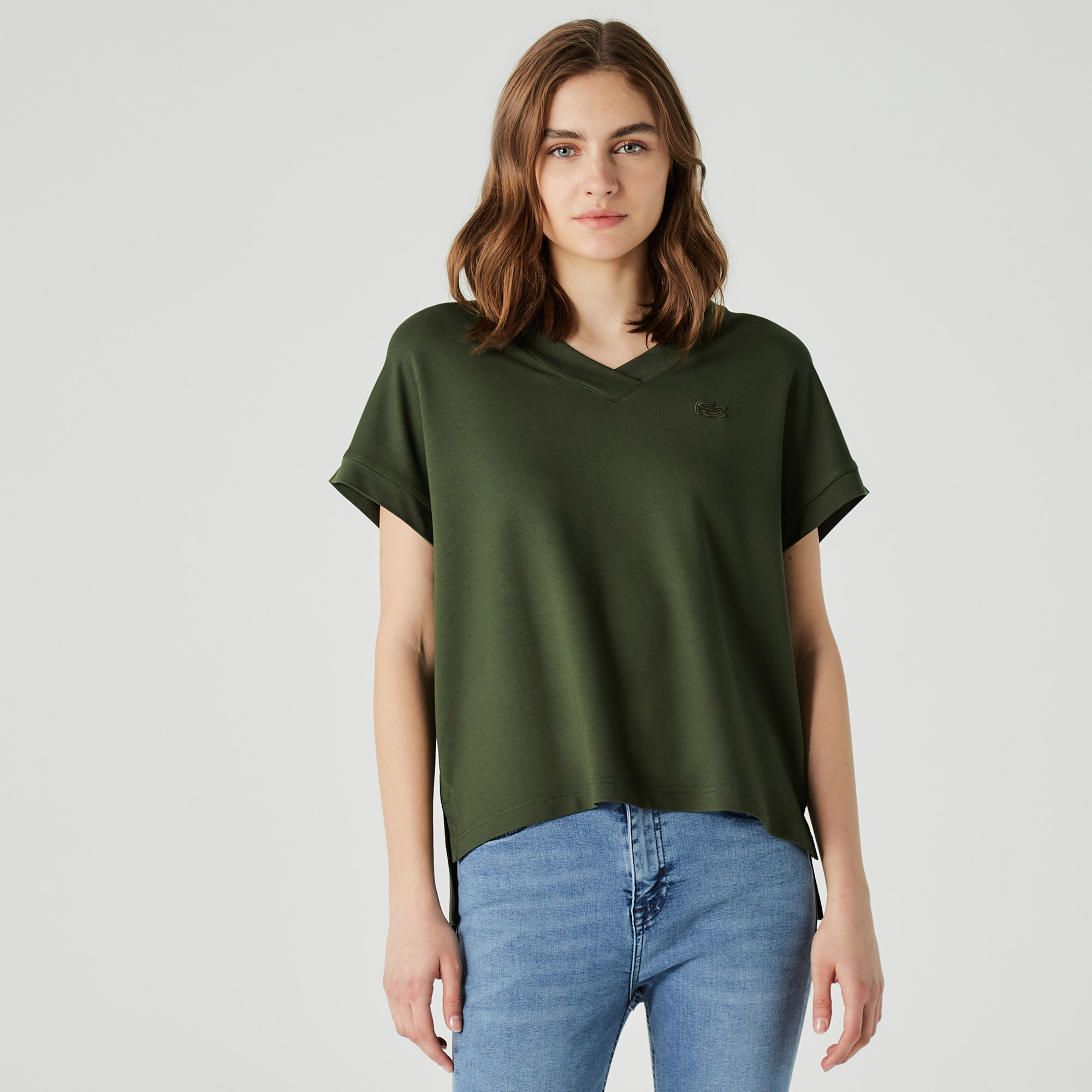 Lacoste Kadın Relaxed Fit V Yaka Koyu Yeşil T-Shirt. 1