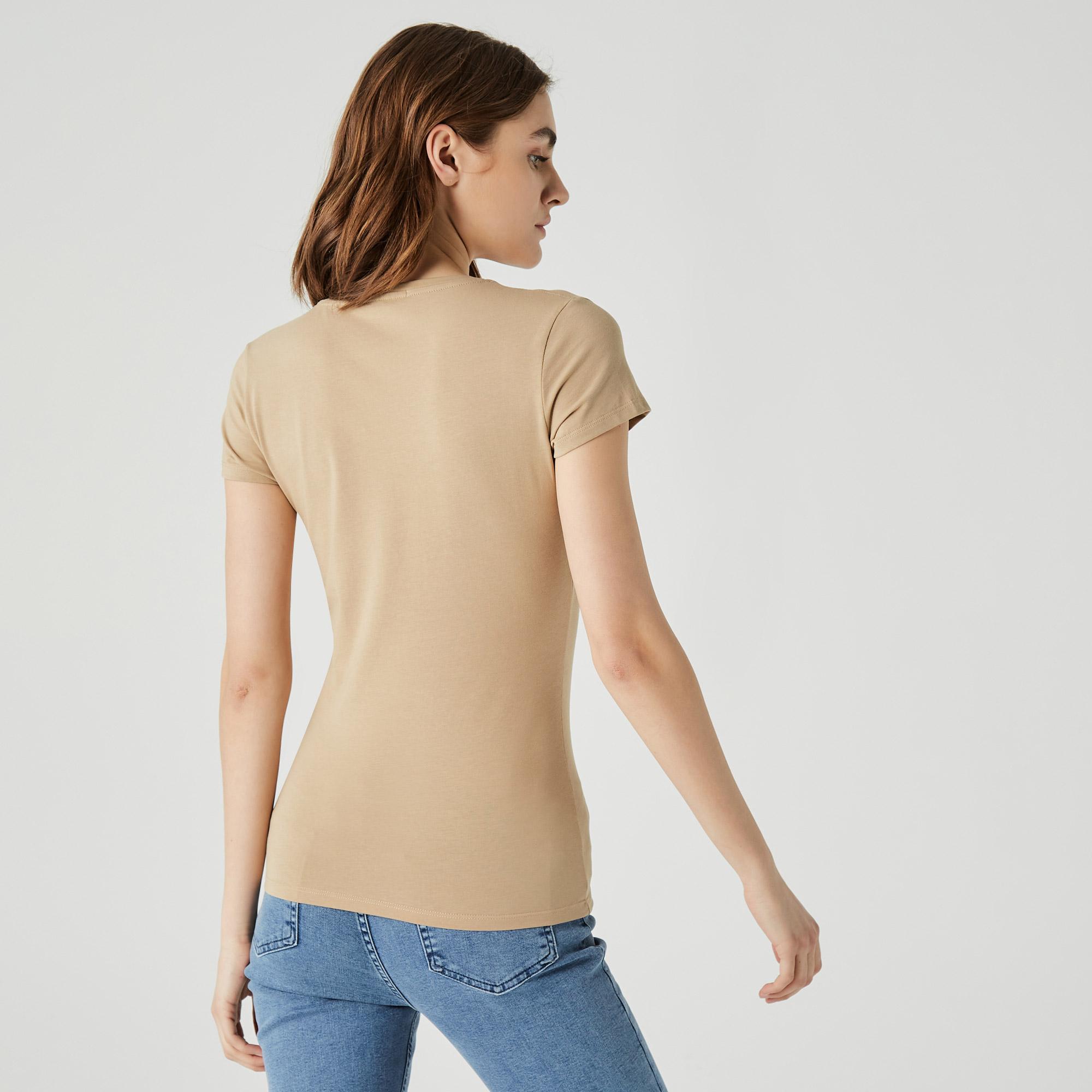 Lacoste Kadın Slim Fit V Yaka Bej T-Shirt. 3