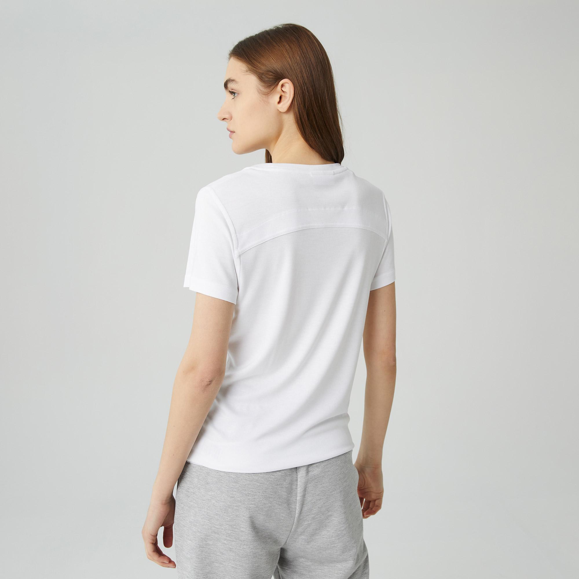 Lacoste Kadın Relaxed Fit Kayık Yaka Beyaz T-shirt. 3
