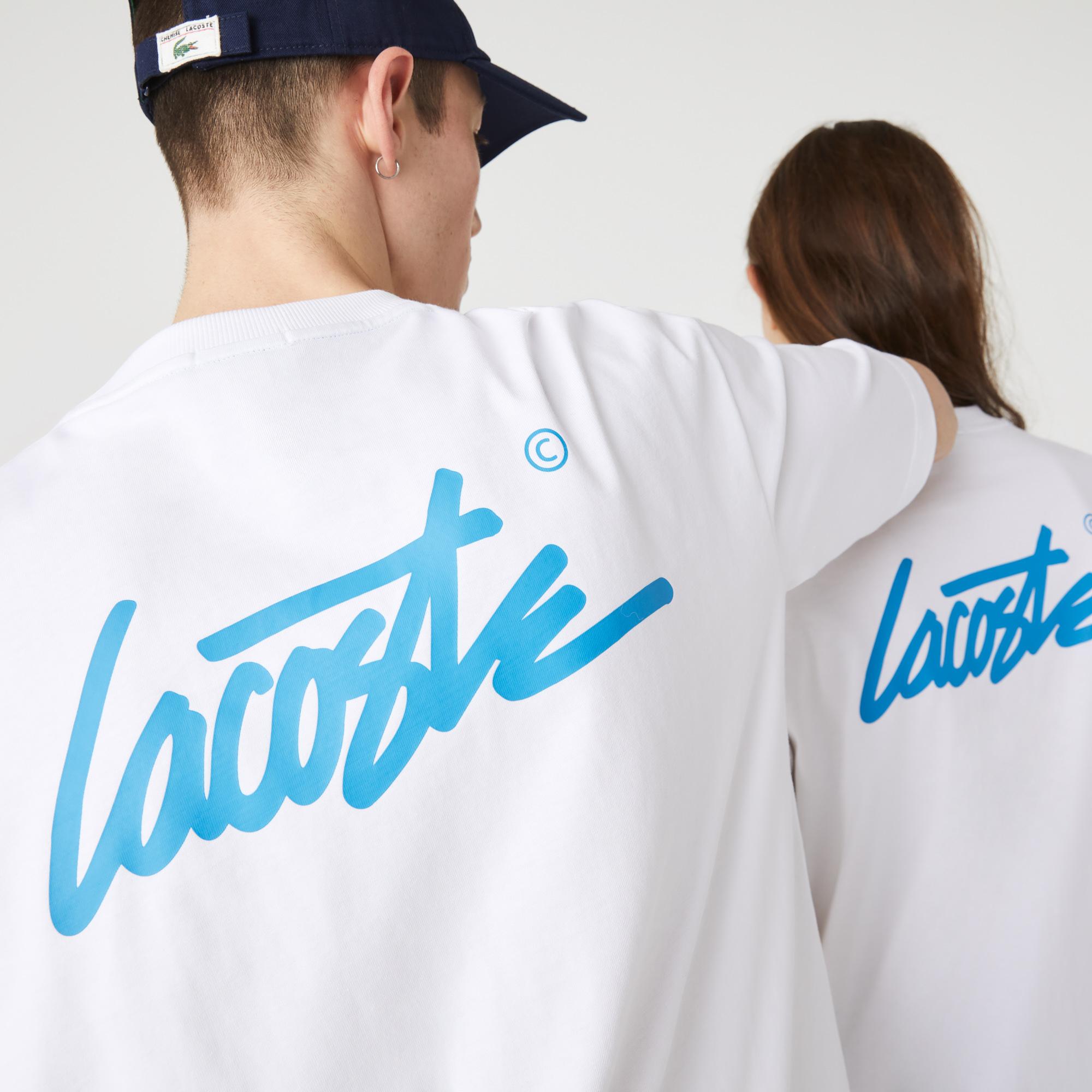 Lacoste L!VE Unisex Relaxed Fit Bisiklet Yaka Baskılı Beyaz T-Shirt. 7
